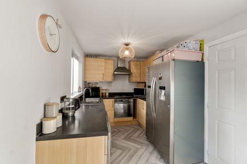 4 bedroom semi-detached house for sale, Forrest Close, Bradford BD6