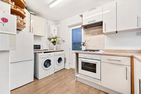 3 bedroom detached house for sale, Whitehill Close, Surrey GU15