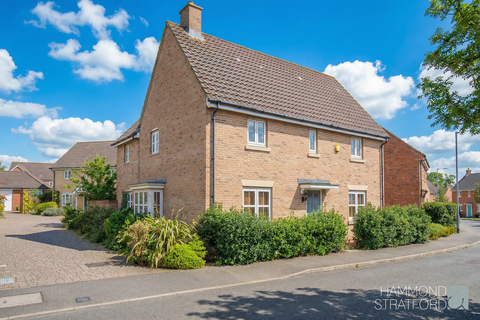 4 bedroom detached house for sale, Kingfisher Close, Cringleford