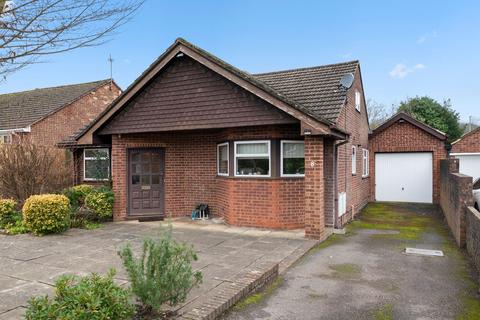 2 bedroom detached house for sale, Simons Close, Ottershaw, KT16