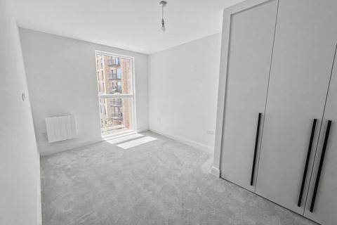 2 bedroom flat to rent, Memorial Avenue, Slough SL1