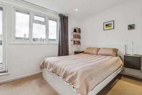 2 bedroom flat for sale, Dyne Road, London NW6