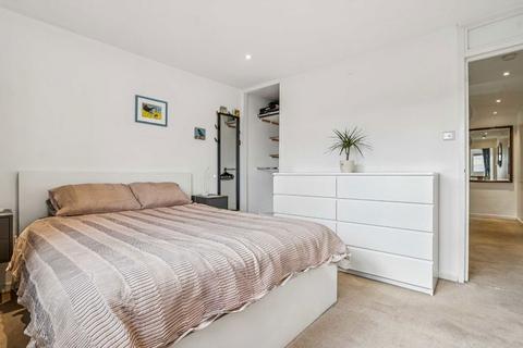 2 bedroom flat for sale, Dyne Road, London NW6