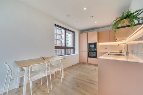 1 bedroom apartment to rent, Peninsula Gardens, East Parkside, Lower riverside Greenwich Peninsula, SE10