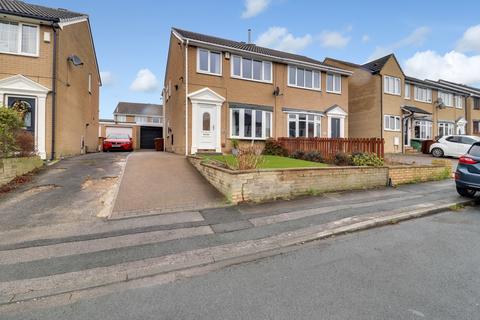 3 bedroom semi-detached house for sale, Hirstlands Drive, Ossett, West Yorkshire, WF5