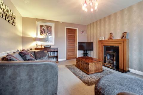 3 bedroom semi-detached house for sale, Hirstlands Drive, Ossett, West Yorkshire, WF5