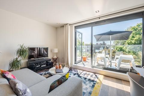 2 bedroom flat for sale, Macaulay Walk, London SW4