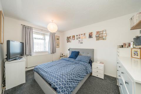 4 bedroom semi-detached house for sale, Collingwood Close, Twickenham TW2