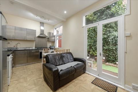 Lanark Mansions, Shepherd's Bush W12
