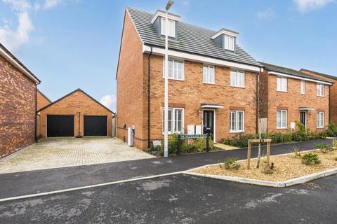 5 bedroom detached house to rent, Shaw,  Newbury,  RG14