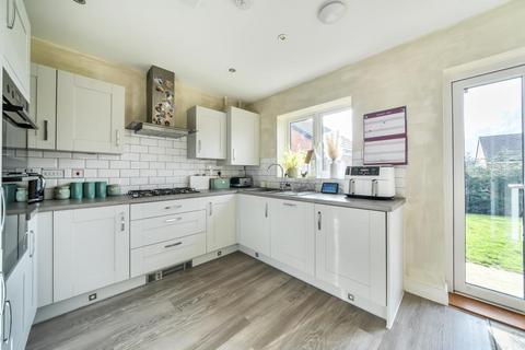 5 bedroom detached house to rent, Shaw,  Newbury,  RG14