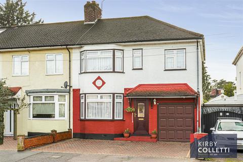 4 bedroom end of terrace house for sale, Admirals Walk, Hoddesdon