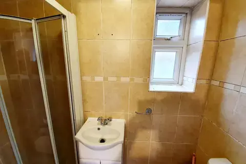 undefined, Wraysbury Close, Hounslow TW4