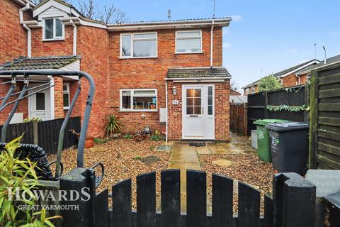 3 bedroom semi-detached house for sale, Spruce Avenue, Ormesby