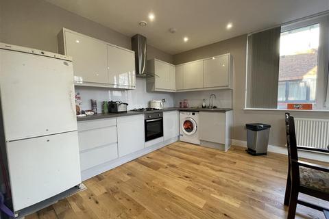 2 bedroom apartment to rent, Pioneer House, Fleet GU51