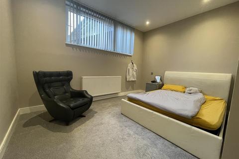 2 bedroom apartment to rent, Pioneer House, Fleet GU51