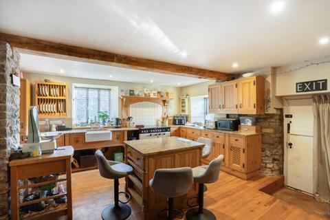 4 bedroom detached house for sale, Chapel Road, Oldbury-on-Severn, Bristol BS35.