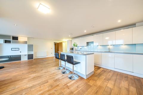 3 bedroom apartment for sale, Seren Park Gardens, London