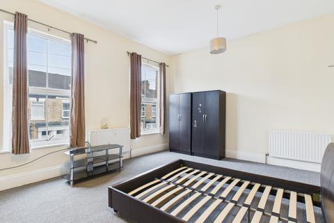 undefined, Room 4, Harley Street, Hull, HU2