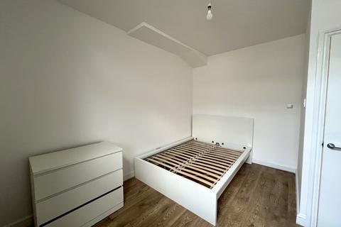 2 bedroom flat to rent, South Lambeth Road, SW8