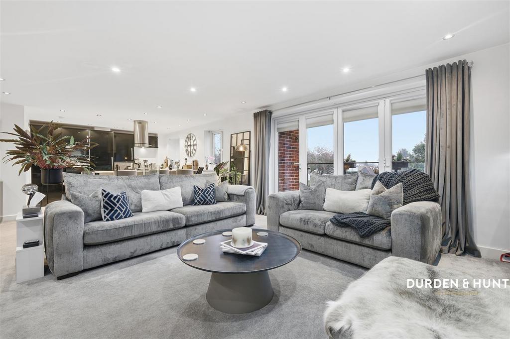 Chigwell Heights