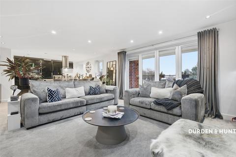 2 bedroom apartment for sale, Chigwell Heights, Manor Road, Chigwell, IG7