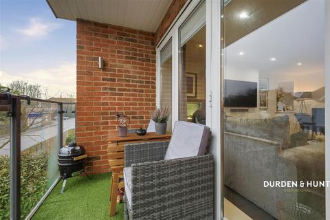 2 bedroom apartment for sale, Chigwell Heights, Manor Road, Chigwell, IG7