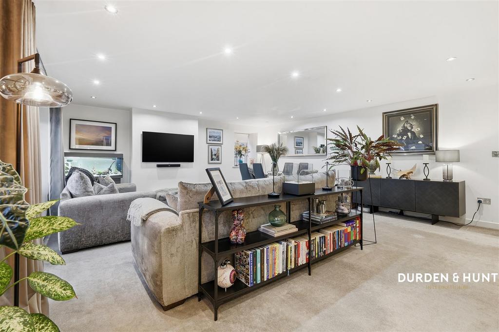 Chigwell Heights