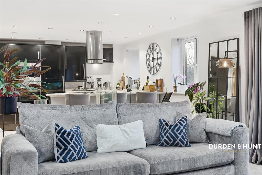 Chigwell Heights