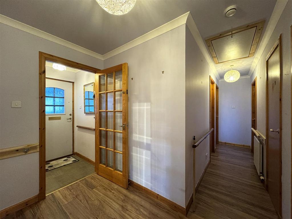 Hallway.jpg