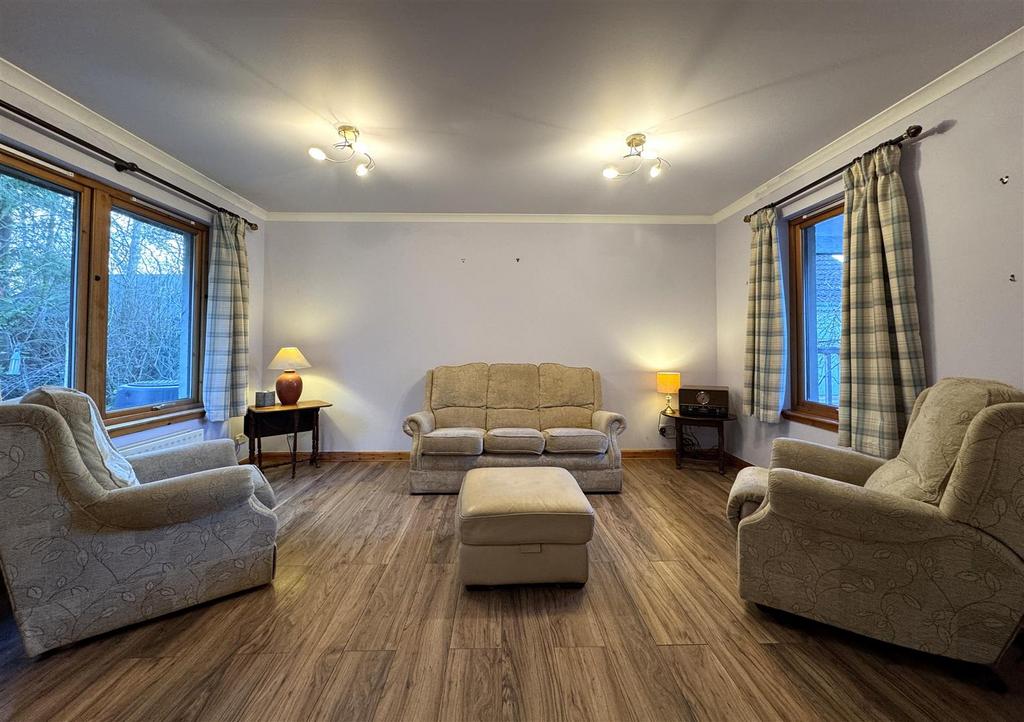 Lounge 3.jpg