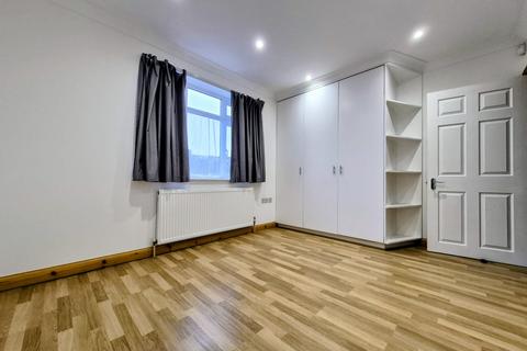 undefined, Coniscliffe Road, N13