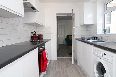 5 bedroom house share to rent, Castle Avenue, Rochester, Kent, ME1