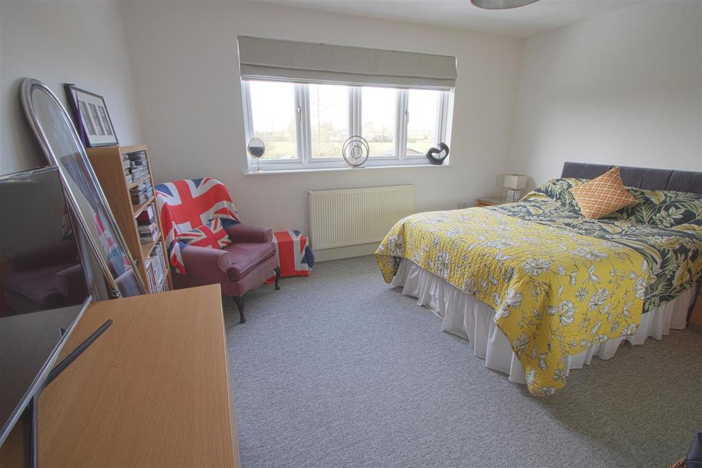 Bed4.jpg