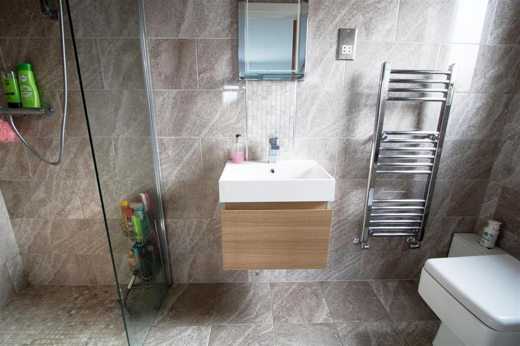 Ensuite.jpg