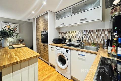 2 bedroom apartment for sale, Wallis Square, Farnborough, Hampshire