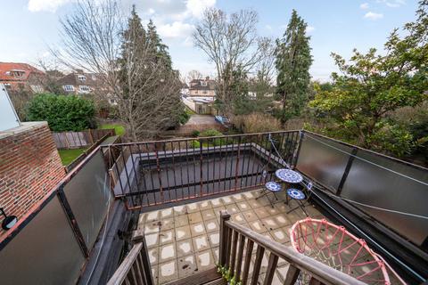 2 bedroom flat for sale, High Road, Whetstone, London, N20