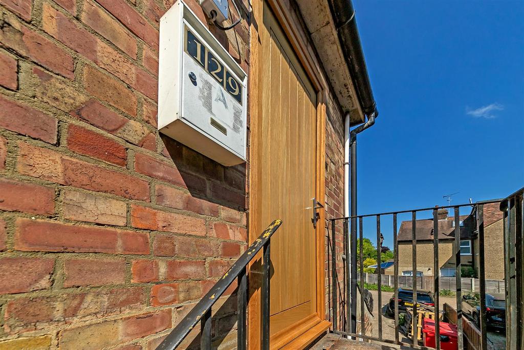 129a Hatfield Road-3.jpg