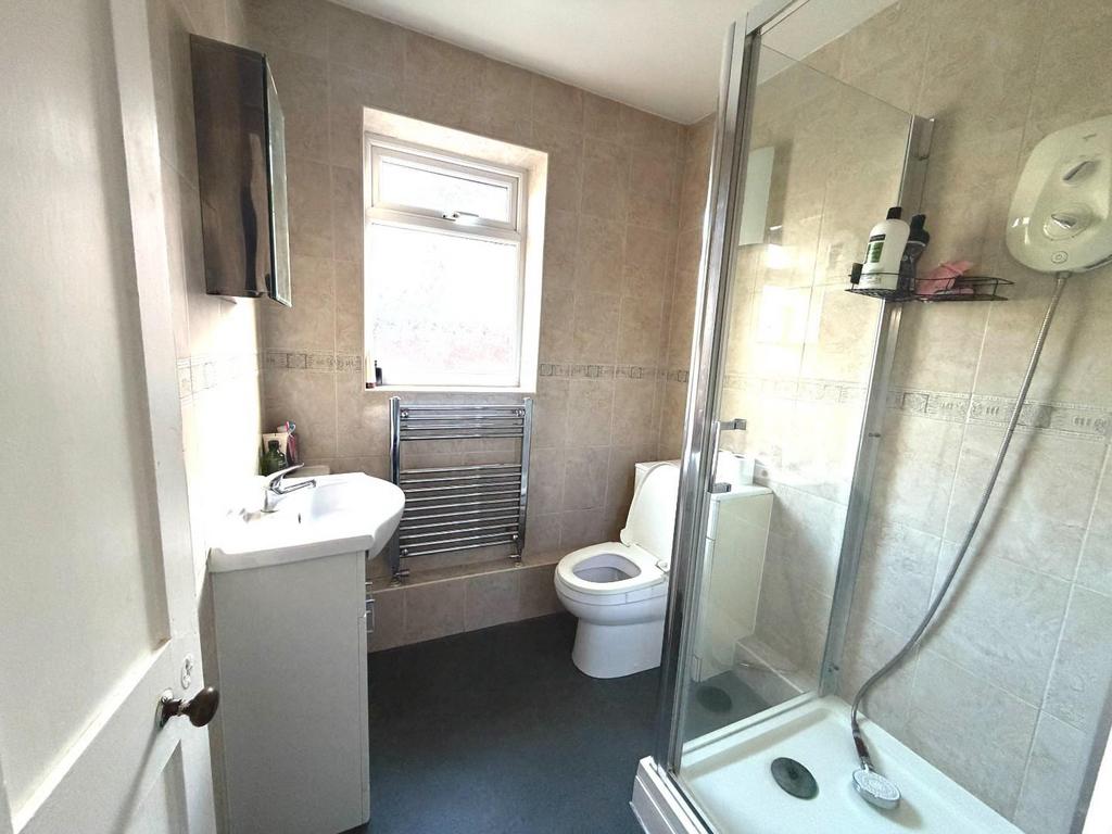 Shower Room.JPG