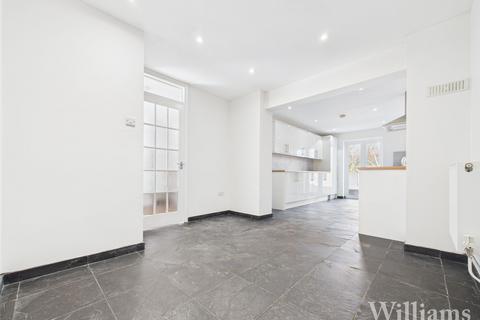 4 bedroom terraced house for sale, St. Catherines Court, Aylesbury HP19