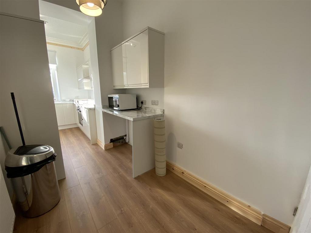 KITCHEN 2.jpg