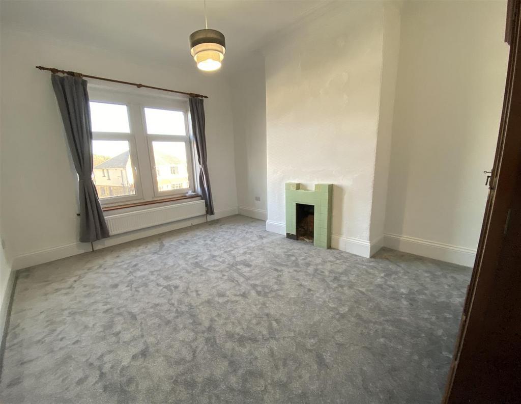 FRONT BEDROOM 1.jpg