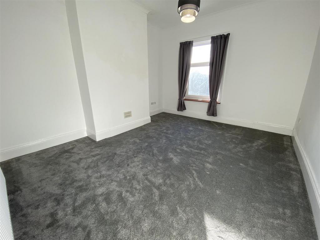 REAR BEDROOM 2.jpg