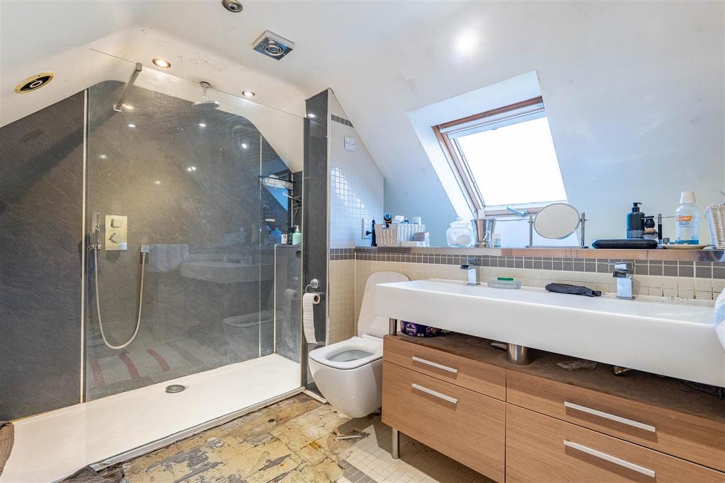 Family Shower Room