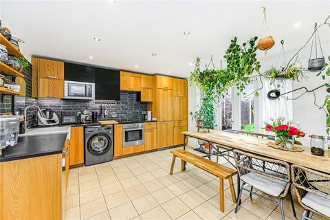 4 bedroom terraced house for sale, Norwich Crescent, Chadwell Heath RM6