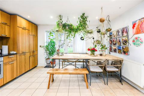 4 bedroom terraced house for sale, Norwich Crescent, Chadwell Heath RM6