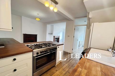 4 bedroom semi-detached house to rent, The Gardens, Southwick, Brighton, BN42