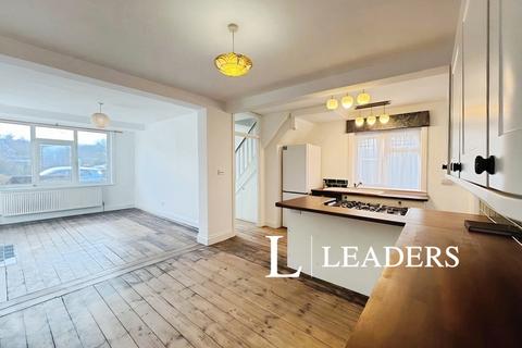 4 bedroom semi-detached house to rent, The Gardens, Southwick, Brighton, BN42