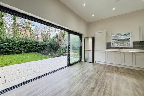 undefined, St Lukes Road, Maidenhead SL6