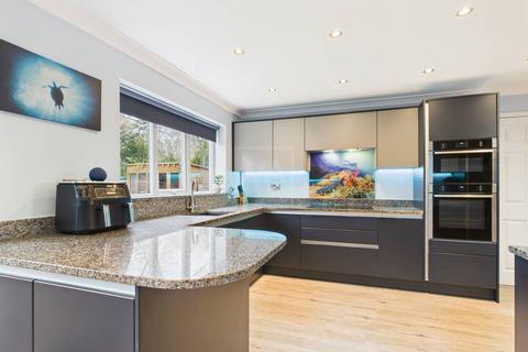 4 bedroom detached house for sale, Penmark Close, Callands, WA5